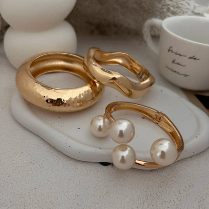 3 Style Creative Big Imitation Pearl Cuff Bracelet Women Trend 2025 Punk Heavy Metal Chunky Spring Bangle Steampunk Men