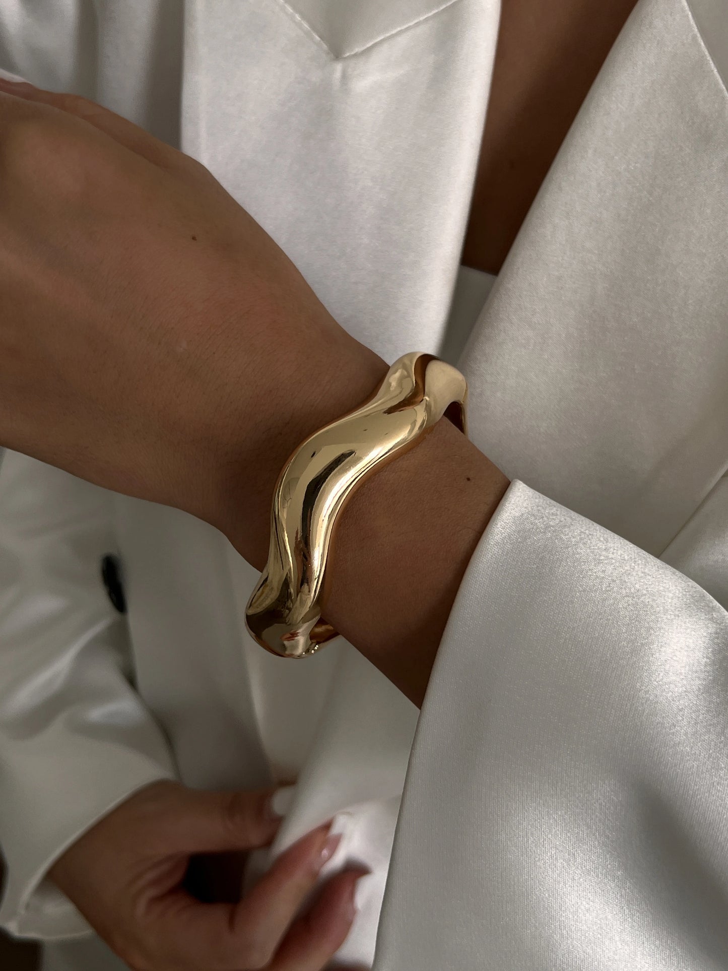 3 Style Creative Big Imitation Pearl Cuff Bracelet Women Trend 2025 Punk Heavy Metal Chunky Spring Bangle Steampunk Men